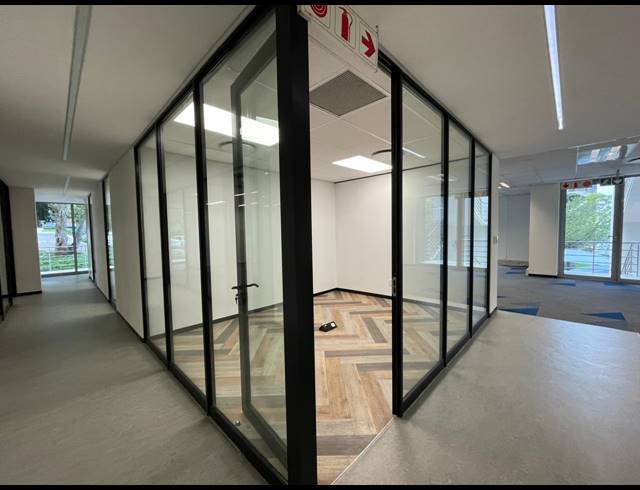 395M² OFFICE TO LET IN BRYANSTON